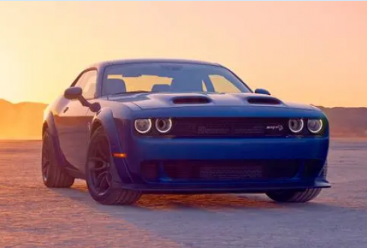 Dodge Challenger Srt Hellcat Manual 19 Price In India Features And Specs Ccarprice Ind